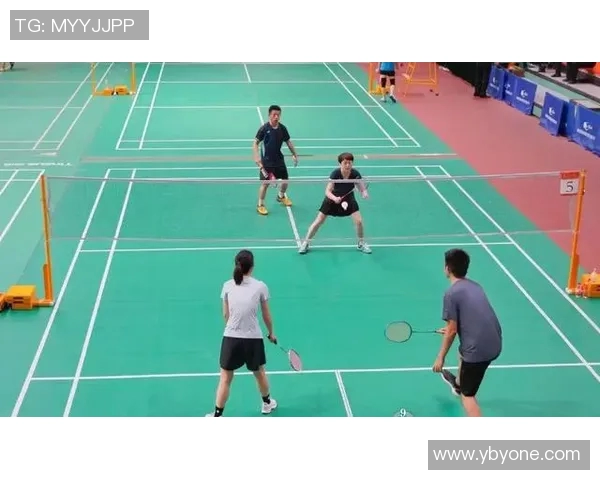 羽毛球的力量与坚持：走近武汉羽毛球队的耐力训练与精神探索